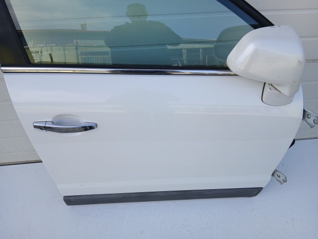 16910 Opel Antara 2006-2015 Jobb Első Ajtó Használt Fehér gyöngyház