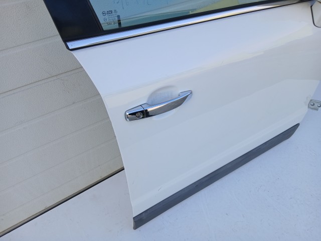 16910 Opel Antara 2006-2015 Jobb Első Ajtó Használt Fehér gyöngyház