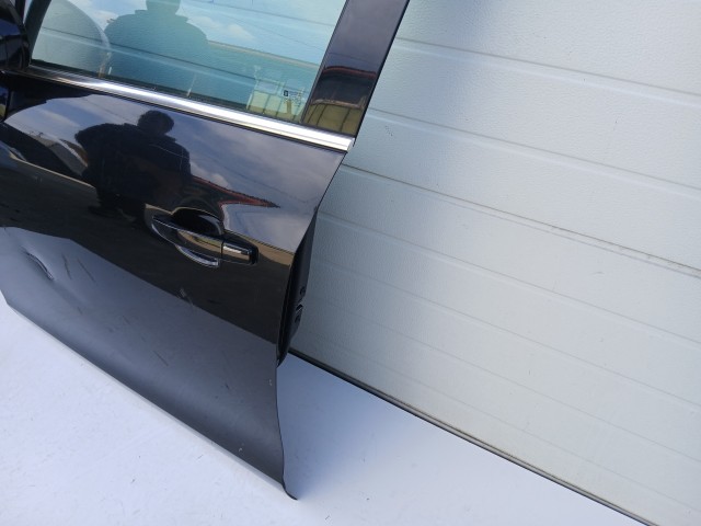 16915 Opel Zafira C 2011-2017 Bal első Ajtó Fekete Z22c a képen látható sérüléssel