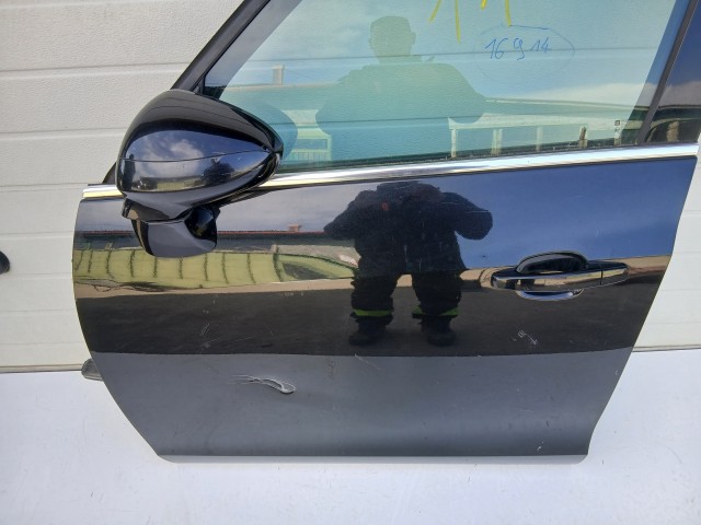 16915 Opel Zafira C 2011-2017 Bal első Ajtó Fekete Z22c a képen látható sérüléssel