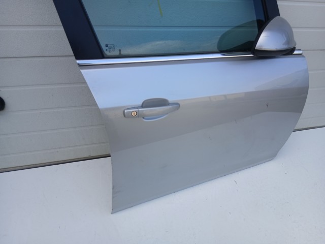 16921 Opel Astra J 2009-2015 Jobb első Ajtó Ezüst Z176