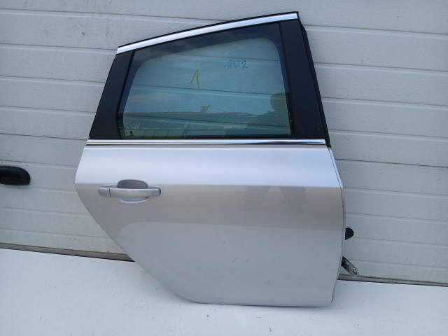 16922 Opel Astra J 2009-2015 Jobb hátsó Ajtó Ezüst Z176 5 ajtós