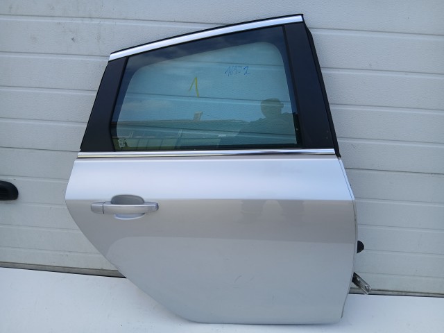 16922 Opel Astra J 2009-2015 Jobb hátsó Ajtó Ezüst Z176 5 ajtós