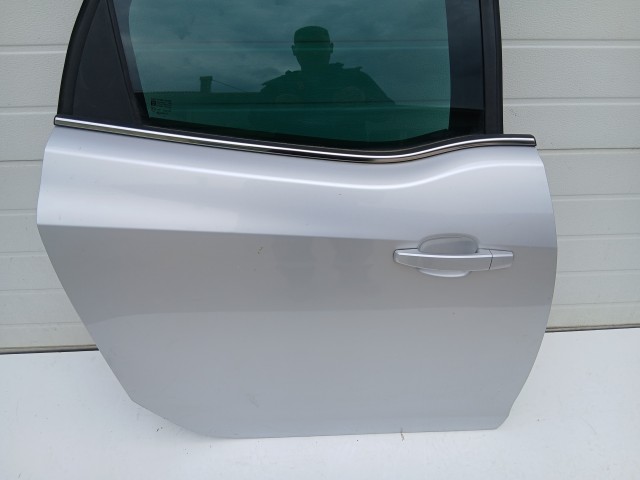 16937 Opel Meriva B 2010-2017 Jobb hátsó Ajtó Ezüst Z176