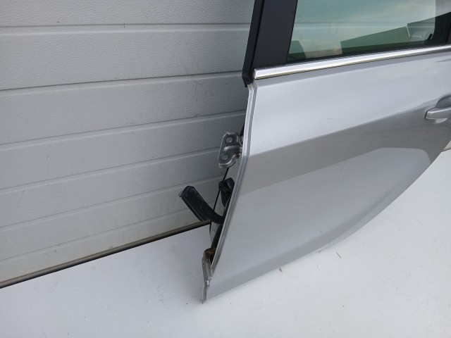 16954 Opel Astra J 2009-2015 Bal hátsó Ajtó Használt ezüst Z176 5 ajtós