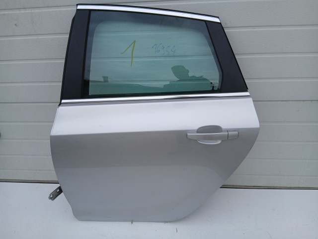 16954 Opel Astra J 2009-2015 Bal hátsó Ajtó Használt ezüst Z176 5 ajtós