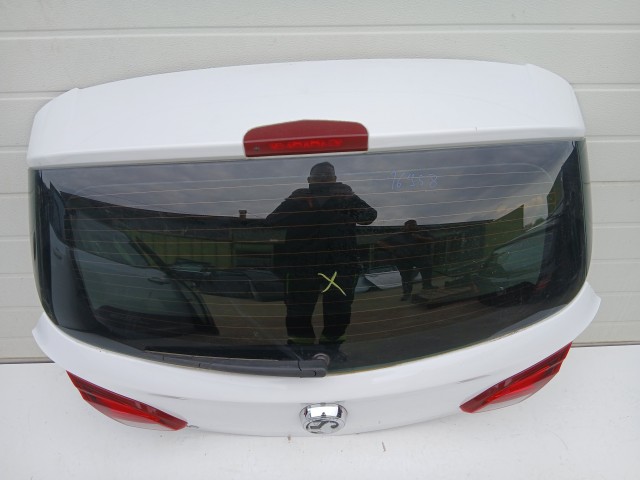 16958 Opel Corsa E 2014- 2014-2019 Csomagtérajtó Használt Fehér Y40r