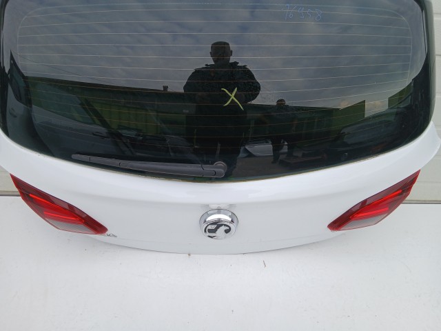 16958 Opel Corsa E 2014- 2014-2019 Csomagtérajtó Használt Fehér Y40r