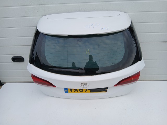 16961 Opel Astra K Kombi Csomagtérajtó Használt Z40r Fehér