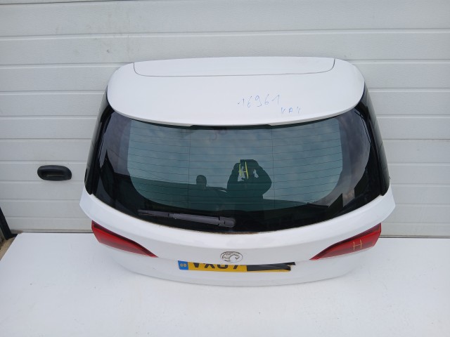 16961 Opel Astra K Kombi Csomagtérajtó Használt Z40r Fehér