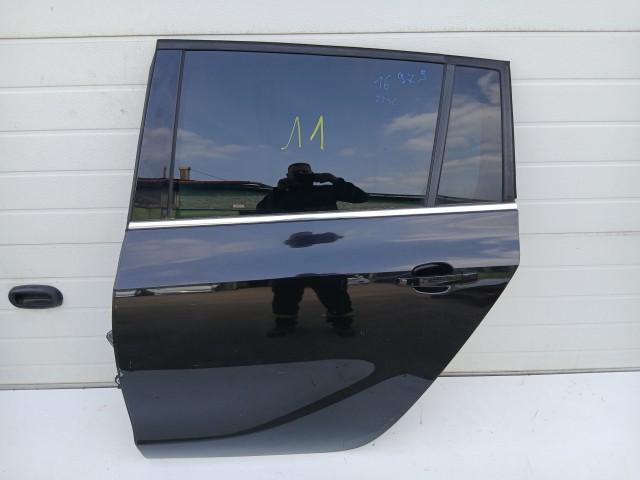 16979 Opel Zafira C 2011-2017 Ajtó Használt Bal hátsó Fekete Z22c