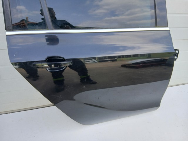 16980 Opel Zafira C 2011-2017 Jobb hátsó Ajtó Fekete Z22c