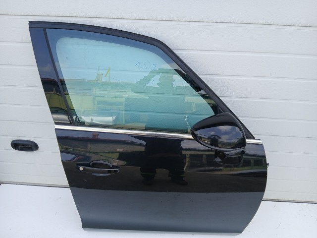 16982 Opel Zafira C 2011-2017 Jobb első Ajtó Fekete Z22c