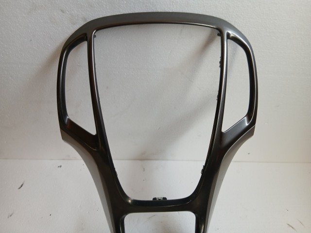 Opel Astra J 2009-2015 Középkonzol keret Használt