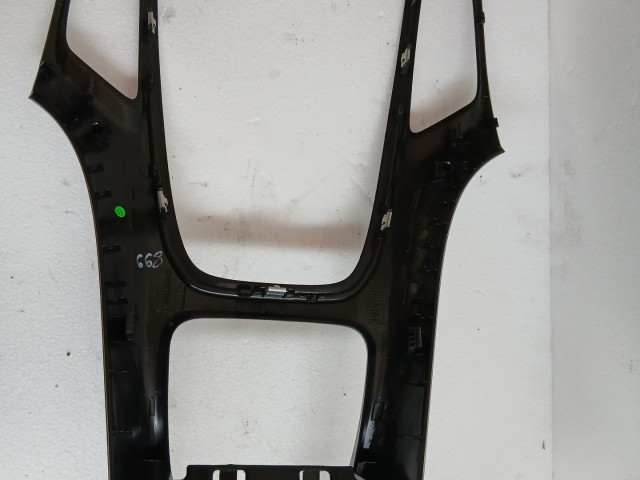 Opel Astra J 2009-2015 Középkonzol keret Használt