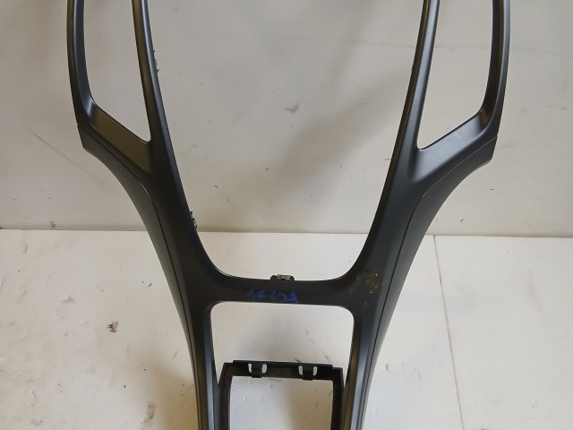 Opel Astra J 2009-2015 Középkonzol keret Használt
