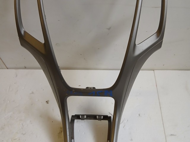 Opel Astra J 2009-2015 Középkonzol keret Használt