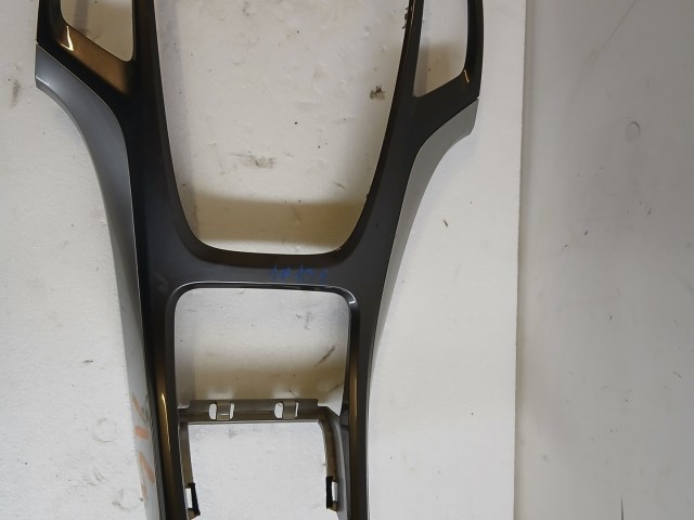 Opel Astra J 2009-2015 Középkonzol keret Használt