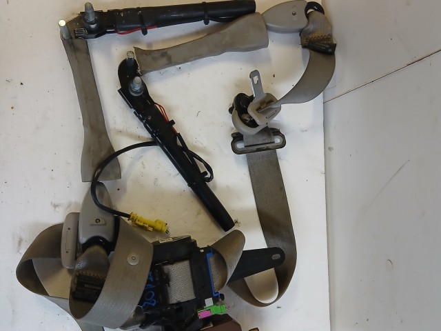 Opel Antara 2006-2015 Első Övfeszítő pár vajszinű világos bézs