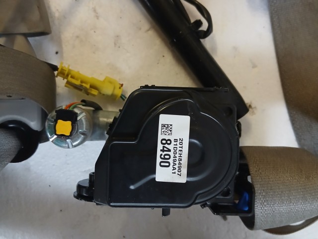 Opel Antara 2006-2015 Első Övfeszítő pár vajszinű világos bézs