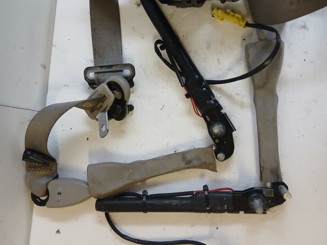 Opel Antara 2006-2015 Első Övfeszítő pár vajszinű világos bézs