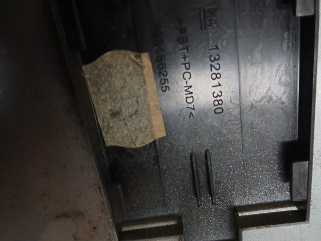 Opel Zafira C 2011-2017 Tankajtó Használt Z179 ezüst 