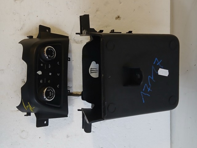 Opel Zafira C 2011-2017 Szivargyújtó Usb