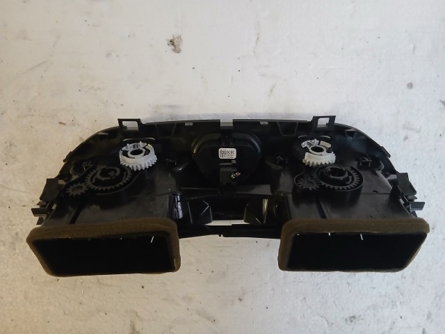 Opel Corsa E 2014- 2014-2019 Középső Szellőző Használt