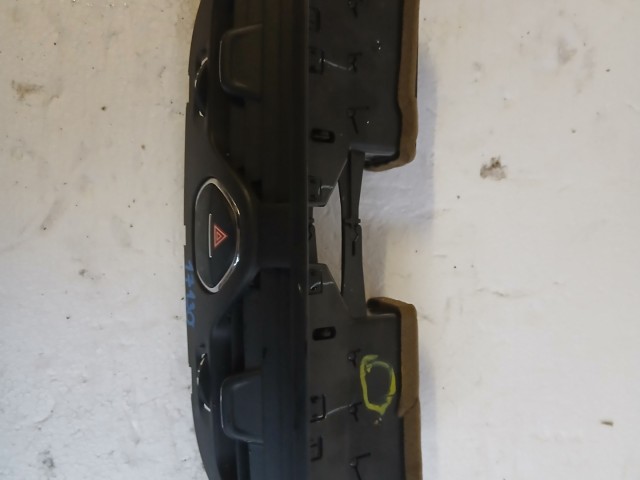 Opel Corsa E 2014- 2014-2019 Középső Szellőző Használt