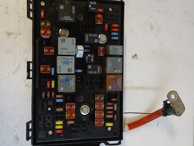 Opel Astra J 2009-2015 Biztosítéktábla Motortéri