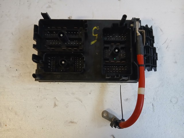 Opel Astra J 2009-2015 Biztosítéktábla Motortéri