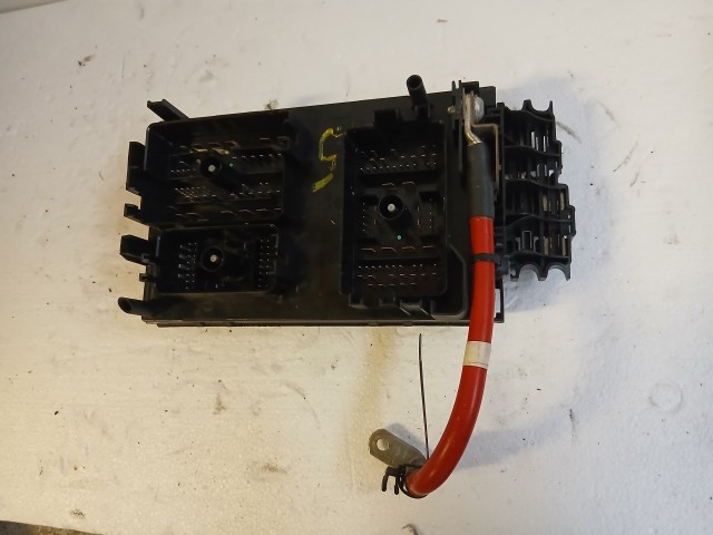 Opel Astra J 2009-2015 Biztosítéktábla Motortéri