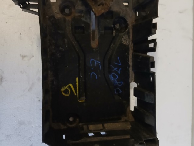 Opel Corsa E 2014- 2014-2019 Akkumulátor tartó, tálca Használt