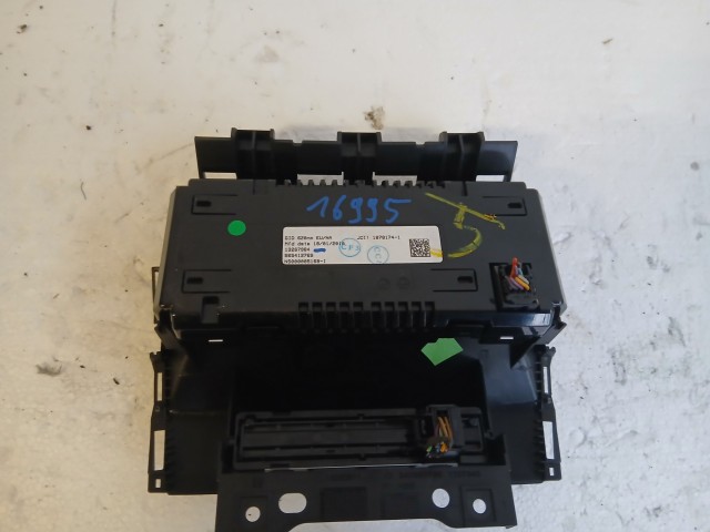 Opel Astra J 2009-2015 Infócenter, Közép kijelző Használt