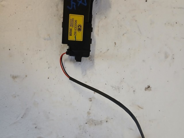 Opel Antara 2006-2015 Tankajtó zár Használt