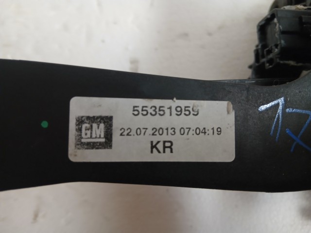 Opel Zafira B Váltókulissza Váltókar 6 sebességes 