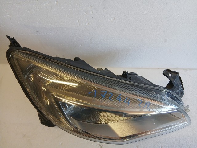 17244 Opel Astra J Jobb első 2009-2015 Lámpa , Fényszóró