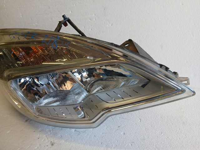 17257 Opel Meriva B 2010-2017 Jobb első Lámpa , Fényszóró