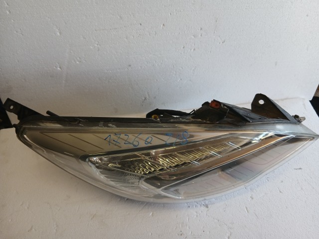 17260 Opel Meriva B 2010-2017 Jobb első Lámpa , Fényszóró