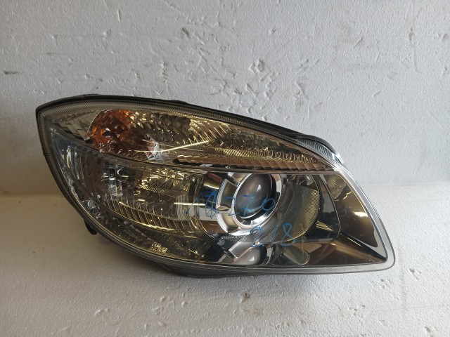 17270 Skoda Roomster 2006-2015 Jobb első Lámpa , Fényszóró