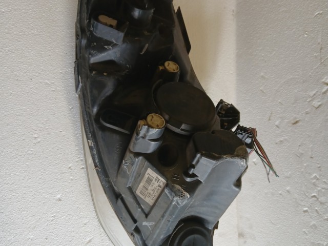 17271 Suzuki SPLASH 2008-2014 Jobb első Lámpa , Fényszóró