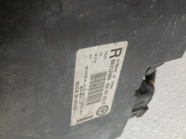 17273 Volkswagen Polo IV 2002-2009 Jobb első Lámpa , Fényszóró