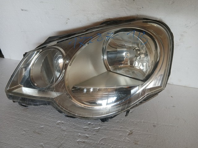 17277 Volkswagen Polo IV 2002-2009 Bal első Lámpa , Fényszóró