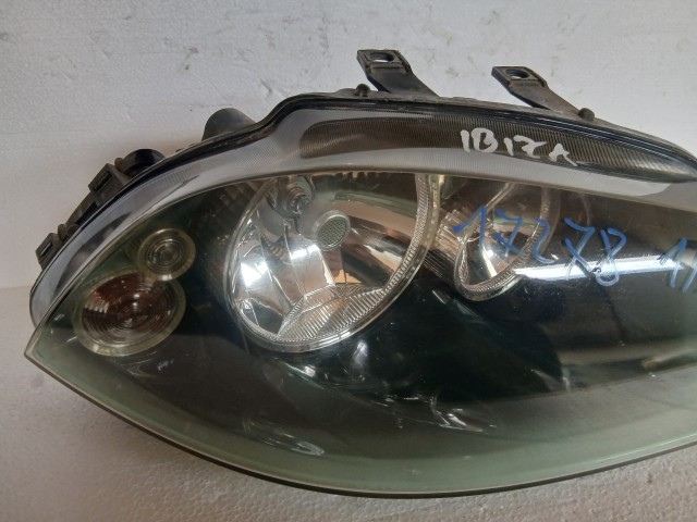 17278 Seat Ibiza 6L1 2002-2009 Jobb első Lámpa , Fényszóró