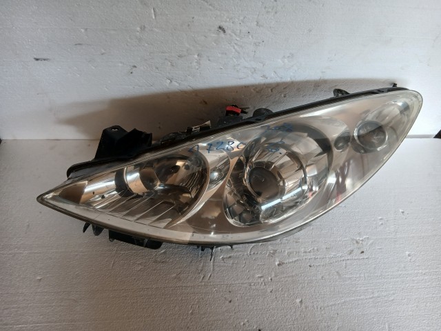 17280 Peugeot 208 Bal első Lámpa , Fényszóró