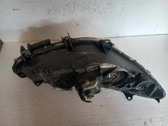 17280 Peugeot 208 Bal első Lámpa , Fényszóró