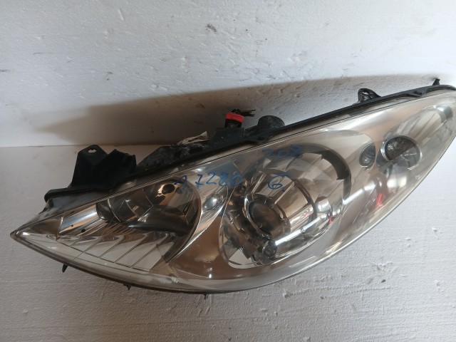 17280 Peugeot 208 Bal első Lámpa , Fényszóró