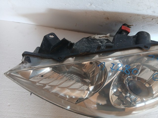 17280 Peugeot 208 Bal első Lámpa , Fényszóró