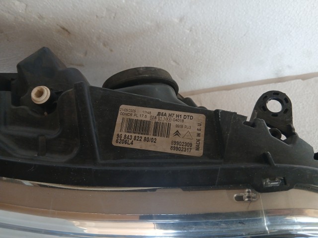 17288 Citroen C4 2014-2011 Jobb első Lámpa , Fényszóró