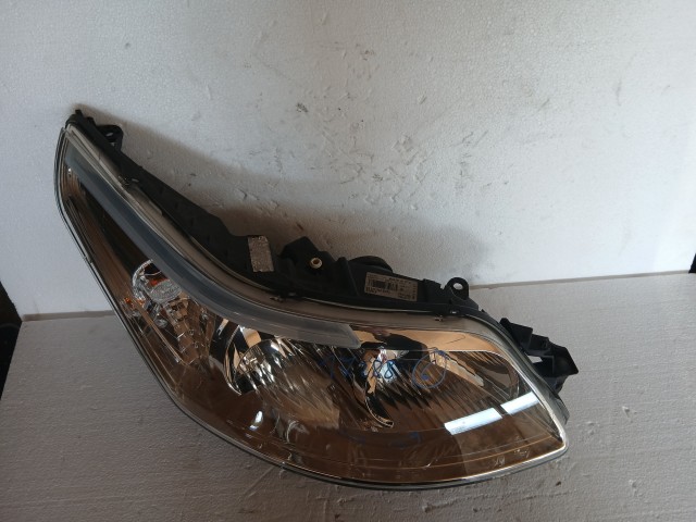 17288 Citroen C4 2014-2011 Jobb első Lámpa , Fényszóró